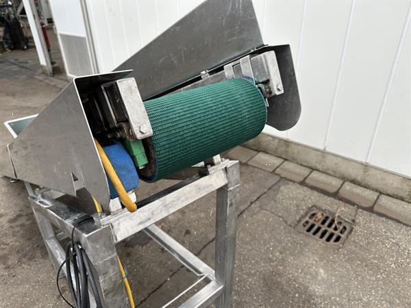 Grote foto opvoerband roestvrij staal met vlakke transportband 290 x 30 cm doe het zelf en verbouw afvalverwerking