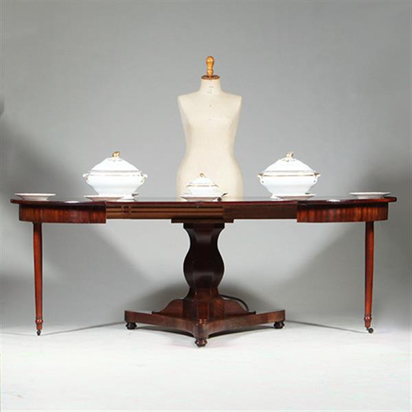 Grote foto eetkamertafel rond uitschuifbaar tot 2.16 m. op kolompoot ca 1820 no.361875 antiek en kunst stoelen en banken
