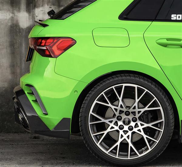 Grote foto dit betreft een audi rs3 8y facelift sq carbon diffuser set auto onderdelen tuning en styling