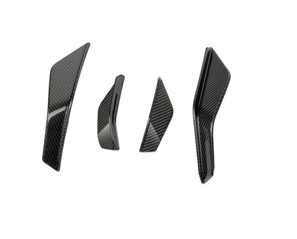 Grote foto dit betreft een set audi rs3 8y facelift carbon voorbumper canards auto onderdelen tuning en styling