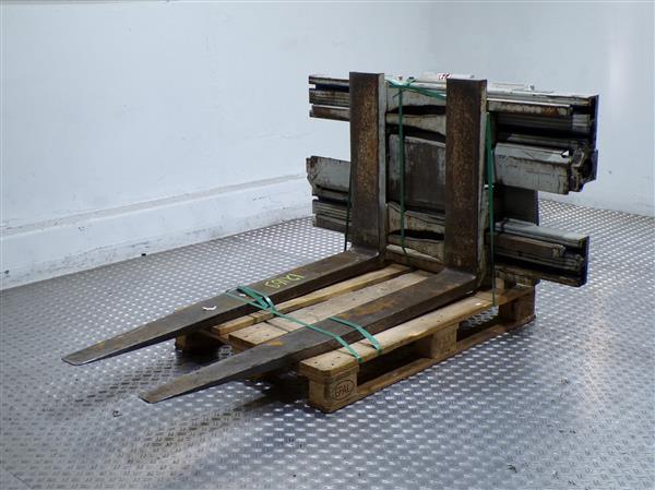 Grote foto cascade vorkenklem agrarisch heftrucks