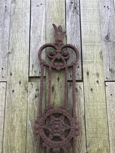 Grote foto mooie gietijzeren trapstijl robuuste look rust tuin en terras hekken en schuttingen