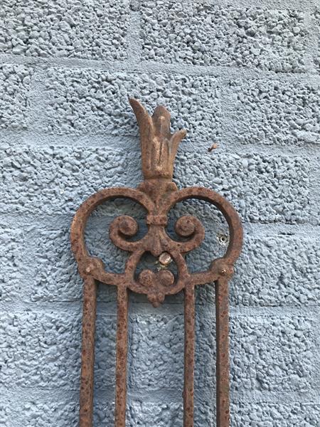 Grote foto mooie gietijzeren trapstijl robuuste look rust tuin en terras hekken en schuttingen