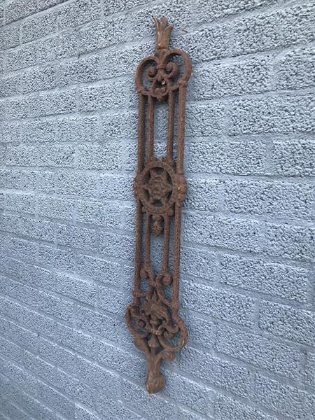 Grote foto mooie gietijzeren trapstijl robuuste look rust tuin en terras hekken en schuttingen