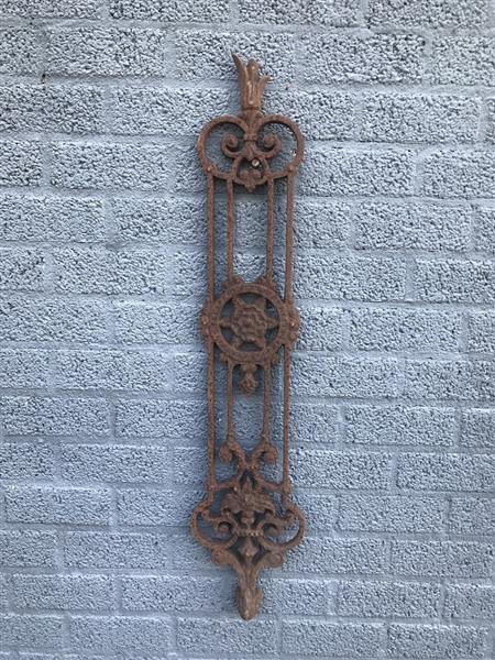 Grote foto mooie gietijzeren trapstijl robuuste look rust tuin en terras hekken en schuttingen