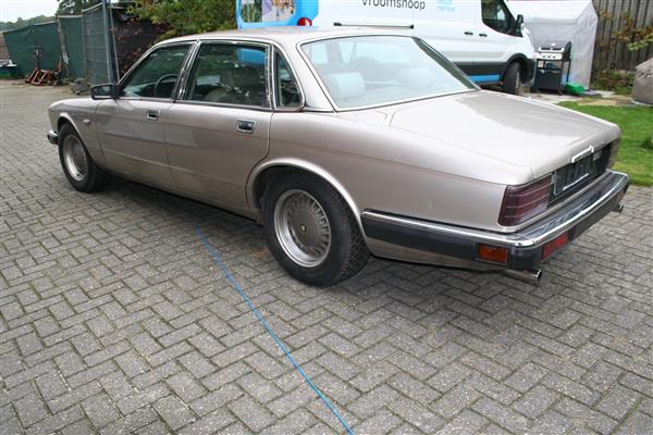Grote foto te koop mooie jacuar xj 6 cil.. bj 1987 .. auto jaguar