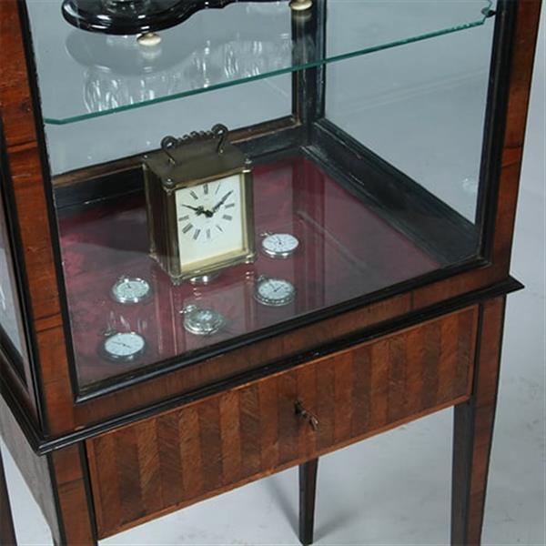 Grote foto vierkante hepplewhite vitrine met glas rondom en een unieke show lade no.360435 antiek en kunst stoelen en banken
