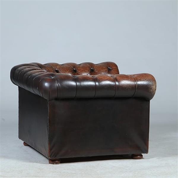 Grote foto vintage chesterfield clubfauteuil mooi doorleefde kleur en uitstraling no.233031 antiek en kunst stoelen en banken