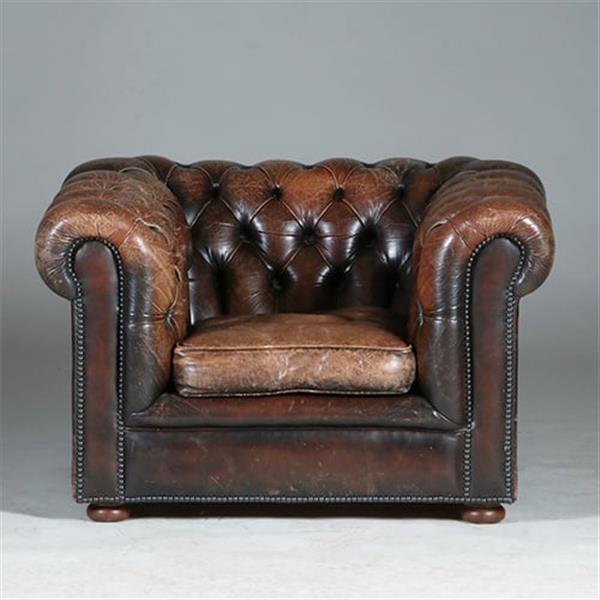 Grote foto vintage chesterfield clubfauteuil mooi doorleefde kleur en uitstraling no.233031 antiek en kunst stoelen en banken