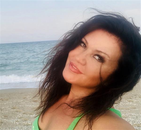 Grote foto bijna 50 en zoek lat relatie contacten en berichten vrouw zoekt man