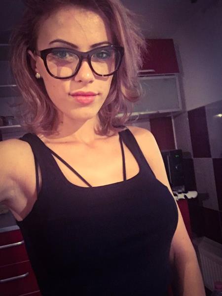 Grote foto ik wil je pijpen in mijn auto. contacten en berichten vrouw zoekt man