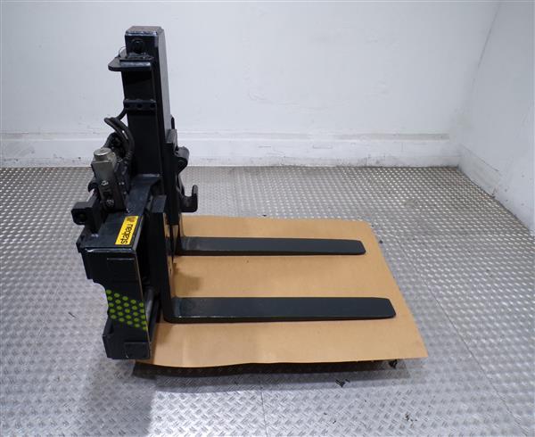 Grote foto stabau vorkversteller met containergrijper bulk containers outlet agrarisch heftrucks