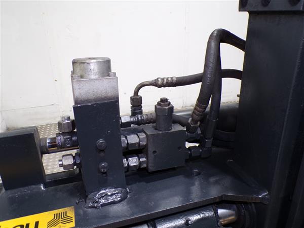 Grote foto stabau vorkversteller met containergrijper bulk containers outlet agrarisch heftrucks