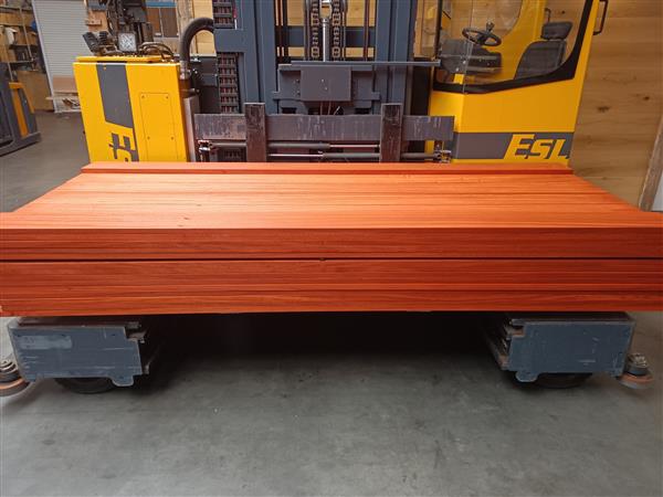 Grote foto 26x190mm 215cm padoek doe het zelf en verbouw hout en planken