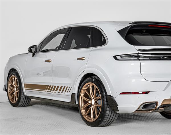 Grote foto dit betreft een set porsche cayenne 2024 carbon achterbumper splitter diffuser auto onderdelen tuning en styling