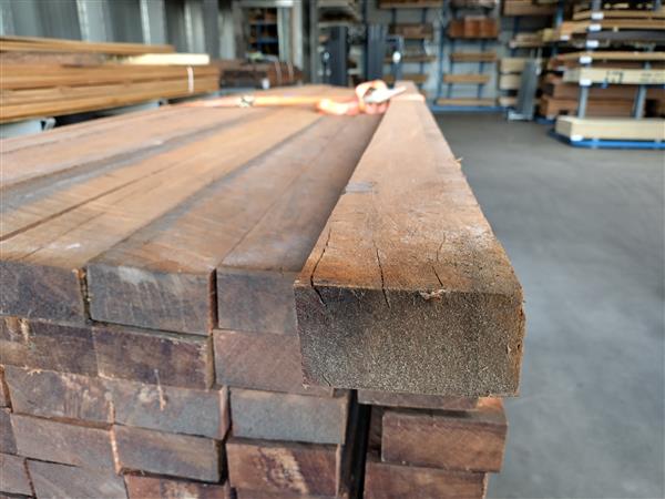 Grote foto 50x100 mm hardhout fijn bezaagd 250cm doe het zelf en verbouw hout en planken