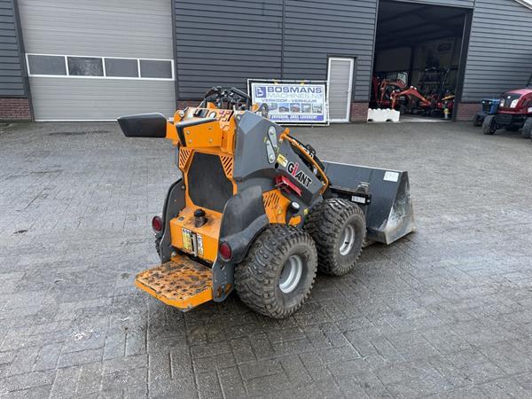 Grote foto giant sk252 d skid schranklader minishovel agrarisch shovels