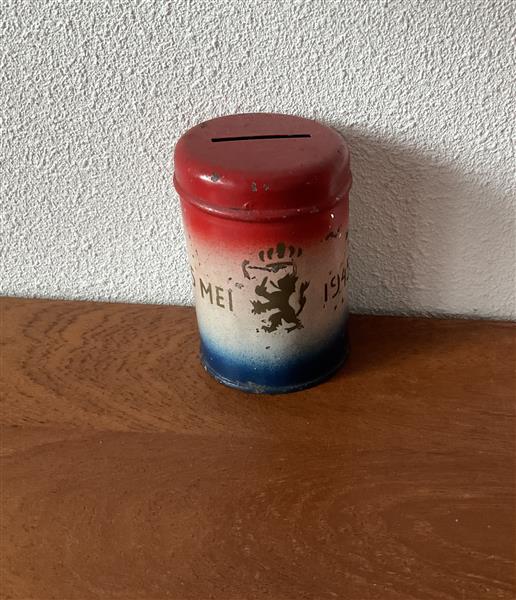 Grote foto blikken spaarbusjes verzamelen spaarpotten