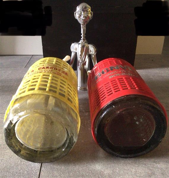 Grote foto vintage spuitwater flessen huis en inrichting woningdecoratie