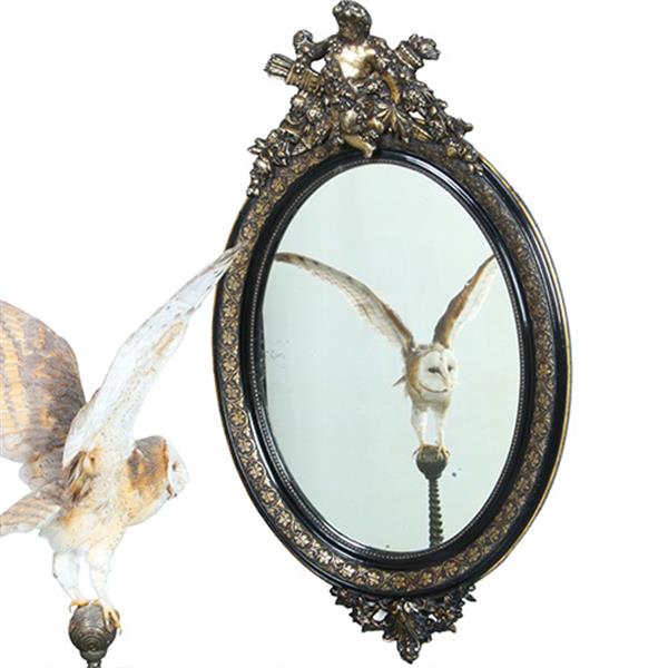 Grote foto ovale spiegel in zwart met zilver bekroond door cupido met pijlen en toorts no.362705 antiek en kunst spiegels