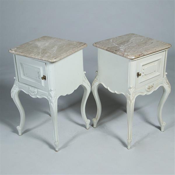 Grote foto stel van 2 wit gelakte nachtkastjes met ledikant frankrijk ca 1880 no.332455 antiek en kunst stoelen en banken