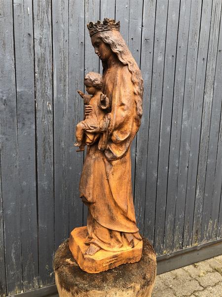 Grote foto moeder maria mother mary met jezus groot gietijzeren beeld prachtig. tuin en terras tuindecoratie