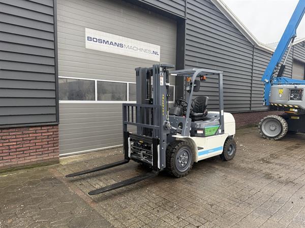 Grote foto eurotrac fe30 eco heftruck nieuw met vorkenverspreider agrarisch heftrucks