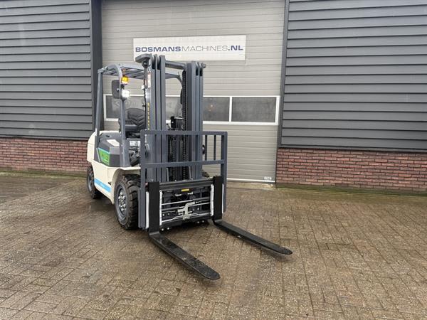 Grote foto eurotrac fe30 eco heftruck nieuw met vorkenverspreider agrarisch heftrucks