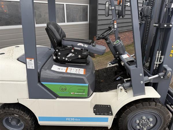 Grote foto eurotrac fe30 eco heftruck nieuw met vorkenverspreider agrarisch heftrucks