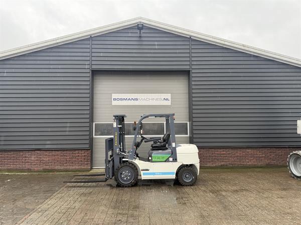 Grote foto eurotrac fe30 eco heftruck nieuw met vorkenverspreider agrarisch heftrucks