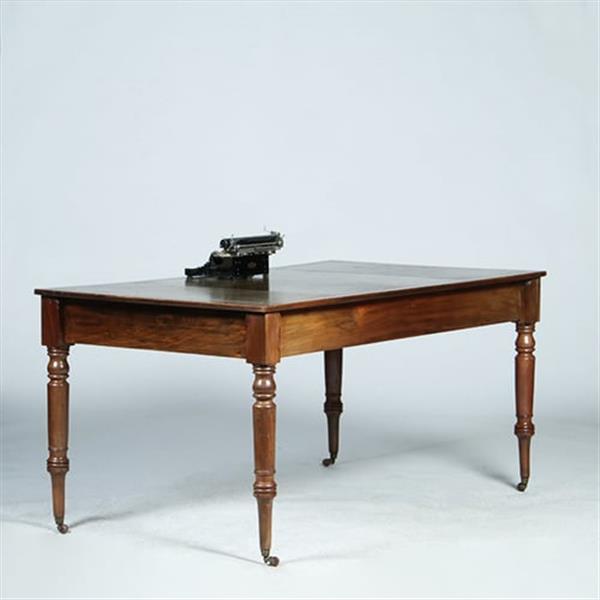 Grote foto engelse mahonie schrijftafel met groen leer en twee laden ca 1880 no381260 antiek en kunst stoelen en banken