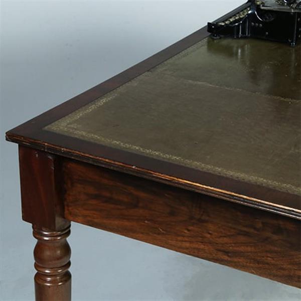 Grote foto engelse mahonie schrijftafel met groen leer en twee laden ca 1880 no381260 antiek en kunst stoelen en banken