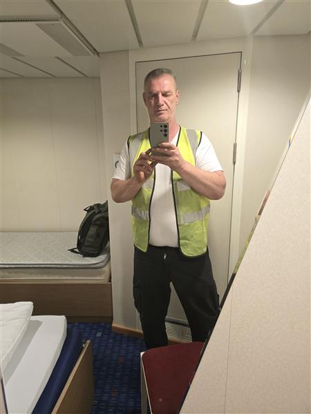 Grote foto man zoekt vrouw voor regelmatig sex. erotiek man zoekt vrouwelijke sekspartner