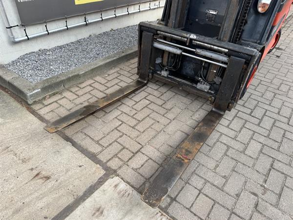 Grote foto vs 22654 elektrische heftruck linde e20 agrarisch heftrucks