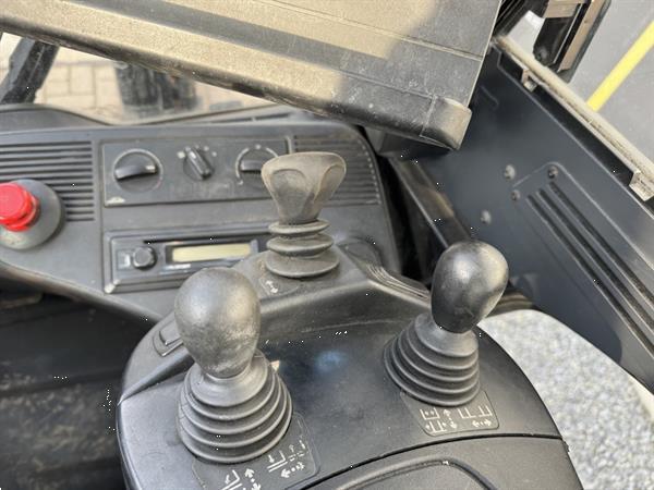 Grote foto vs 22654 elektrische heftruck linde e20 agrarisch heftrucks