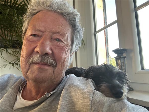 Grote foto op zoek naar een leuke flotte liefdes relatie contacten en berichten man zoekt vrouw