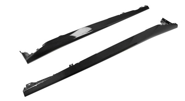 Grote foto dit betreft een set ferrari 12cilindri carbon novitec side skirt extensions auto onderdelen tuning en styling