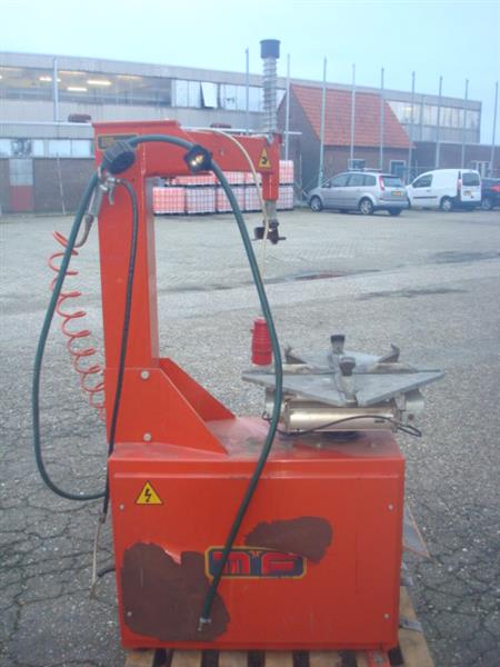 Grote foto banden de montage apparaat mf aquila as 900 380v auto diversen gereedschap