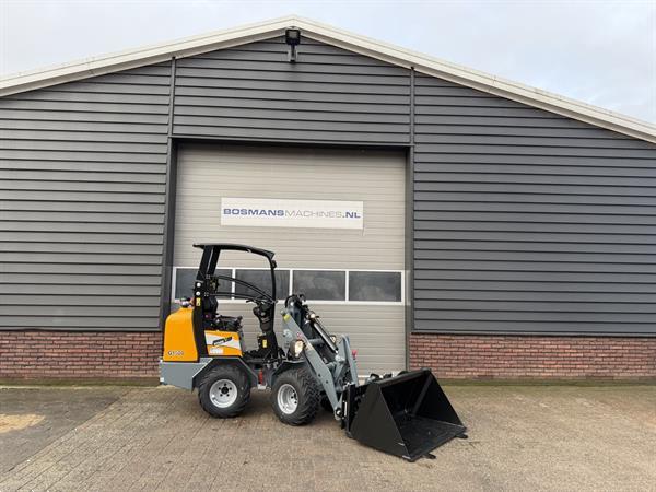 Grote foto giant g1500 minishovel hoge mast nieuw agrarisch shovels