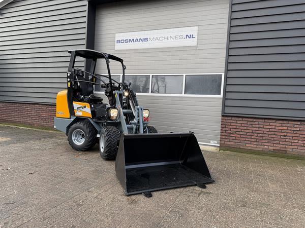 Grote foto giant g1500 minishovel hoge mast nieuw agrarisch shovels