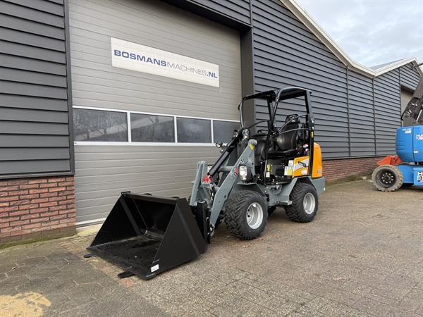 Grote foto giant g1500 minishovel hoge mast nieuw agrarisch shovels