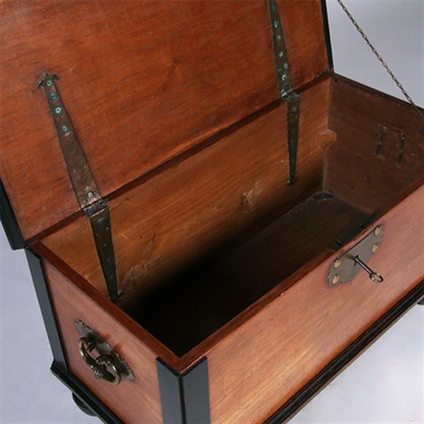 Grote foto kleine koloniale kist ca 1800 in djati met zwarte details en brons beslag no.381230 antiek en kunst stoelen en banken