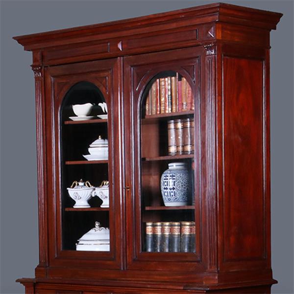 Grote foto kolossale franse mahonie boekenkast of servieskast met statige getoogde deuren en geslepen glas no antiek en kunst stoelen en banken