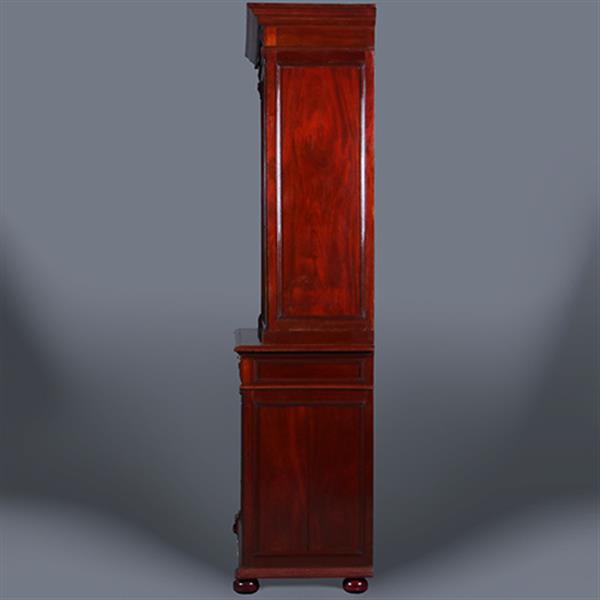 Grote foto kolossale franse mahonie boekenkast of servieskast met statige getoogde deuren en geslepen glas no antiek en kunst stoelen en banken