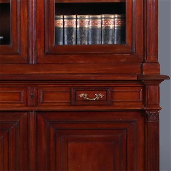 Grote foto kolossale franse mahonie boekenkast of servieskast met statige getoogde deuren en geslepen glas no antiek en kunst stoelen en banken