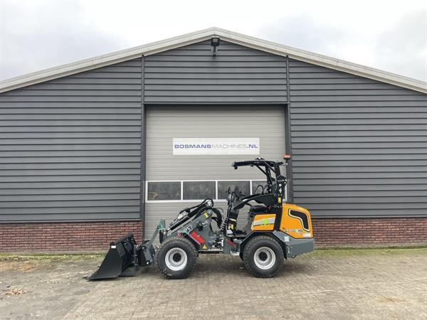 Grote foto giant shovel of verreiker kopen profiteer nu van 0 49 rente lease actie agrarisch shovels