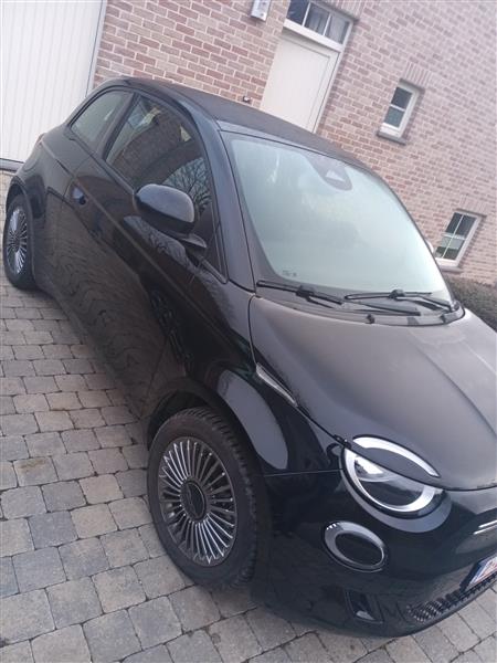 Grote foto te koop fiat 500e 87 kw full electric 6300km auto fiat