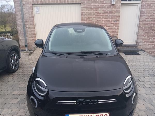 Grote foto te koop fiat 500e 87 kw full electric 6300km auto fiat