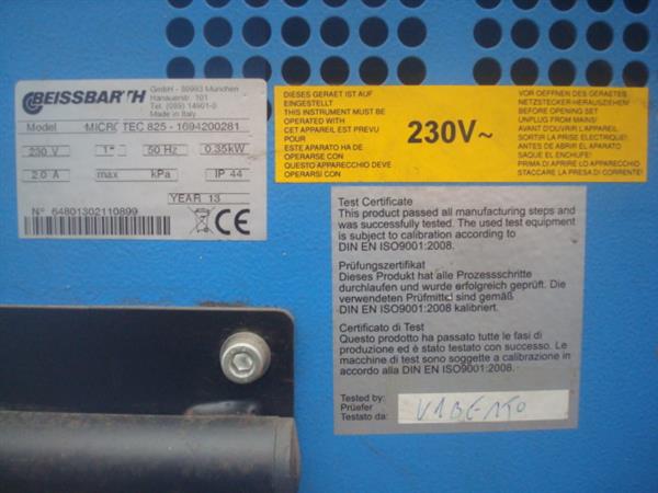 Grote foto banden de montage apparaat en balanceer auto diversen gereedschap