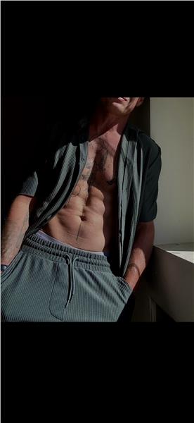 Grote foto mag ik mij voor jou uitsloven in de keuken contacten en berichten man zoekt vrouw